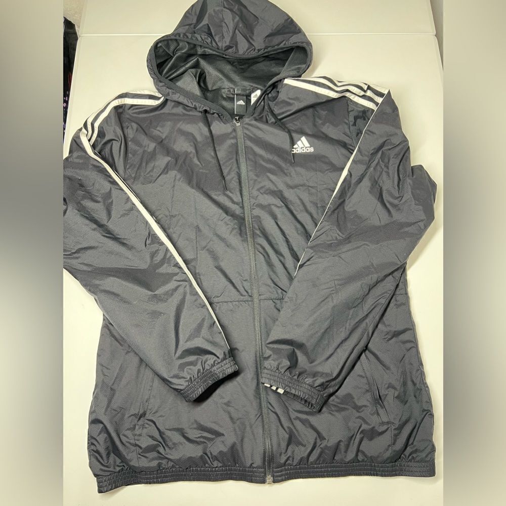 Adidas Essentials Wind Jacket Size L - image 5